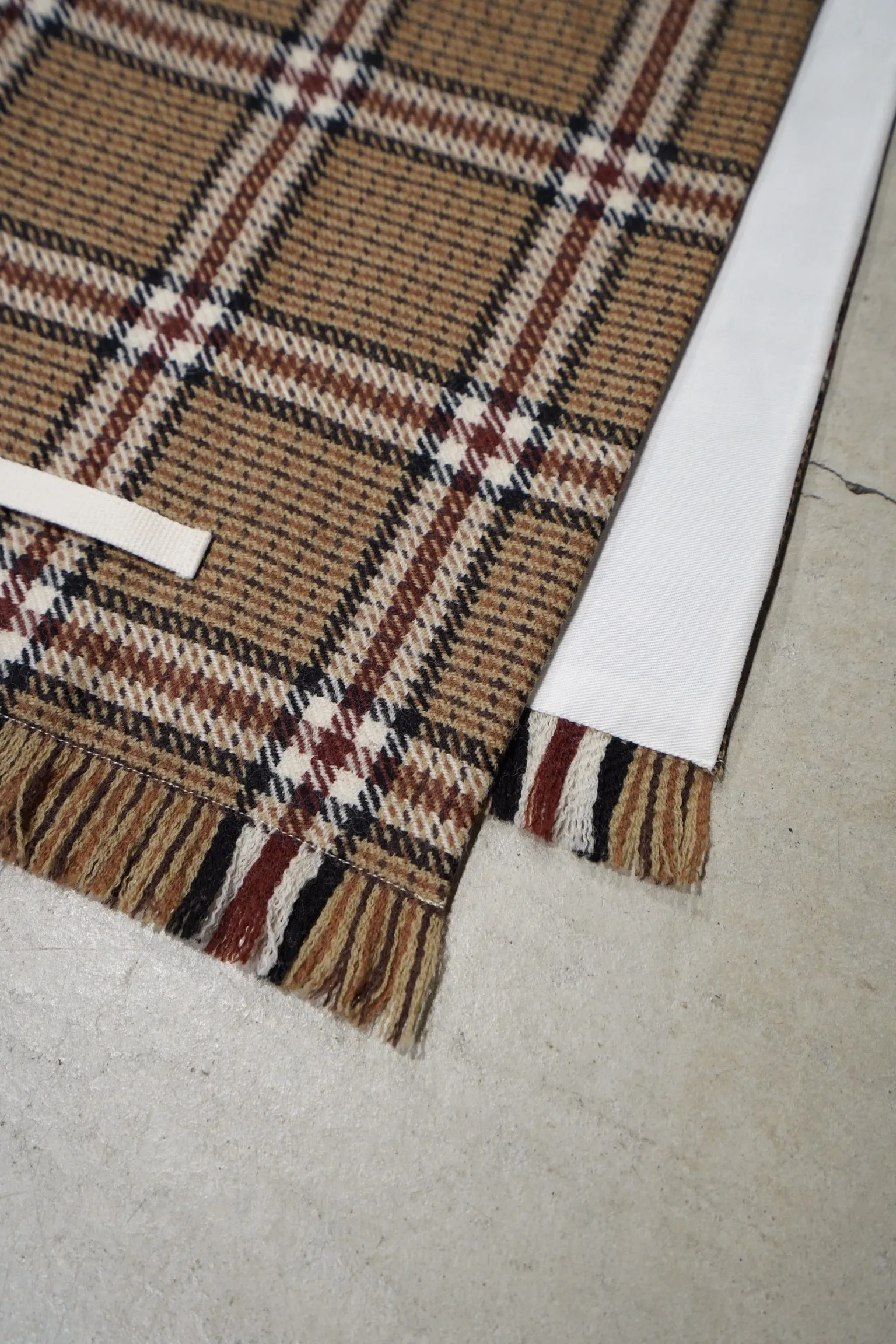 CHECKED SCARF (BROWN)