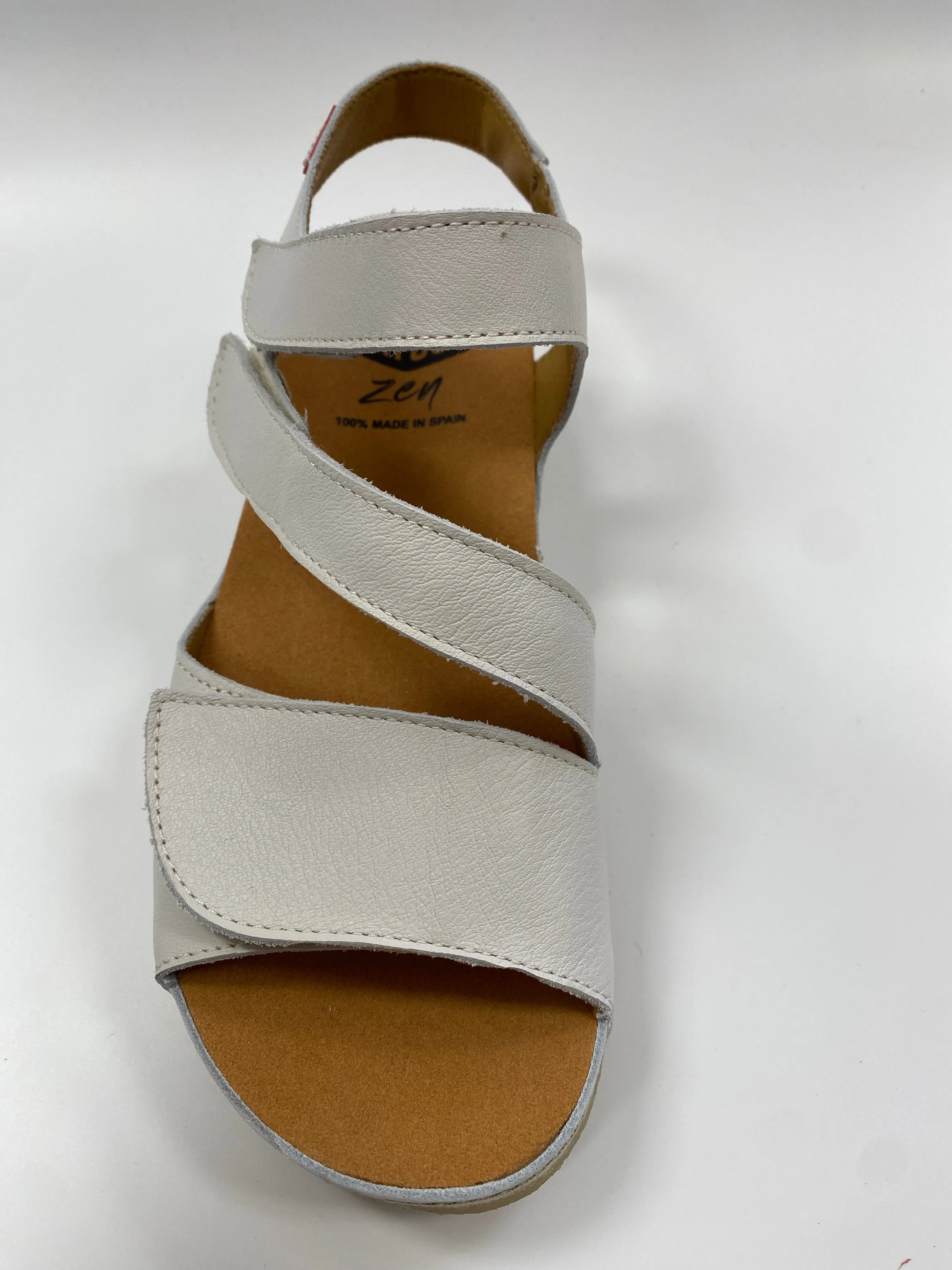 ON FOOT 206 AUSTIN WHITE