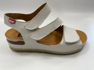 ON FOOT 206 AUSTIN WHITE