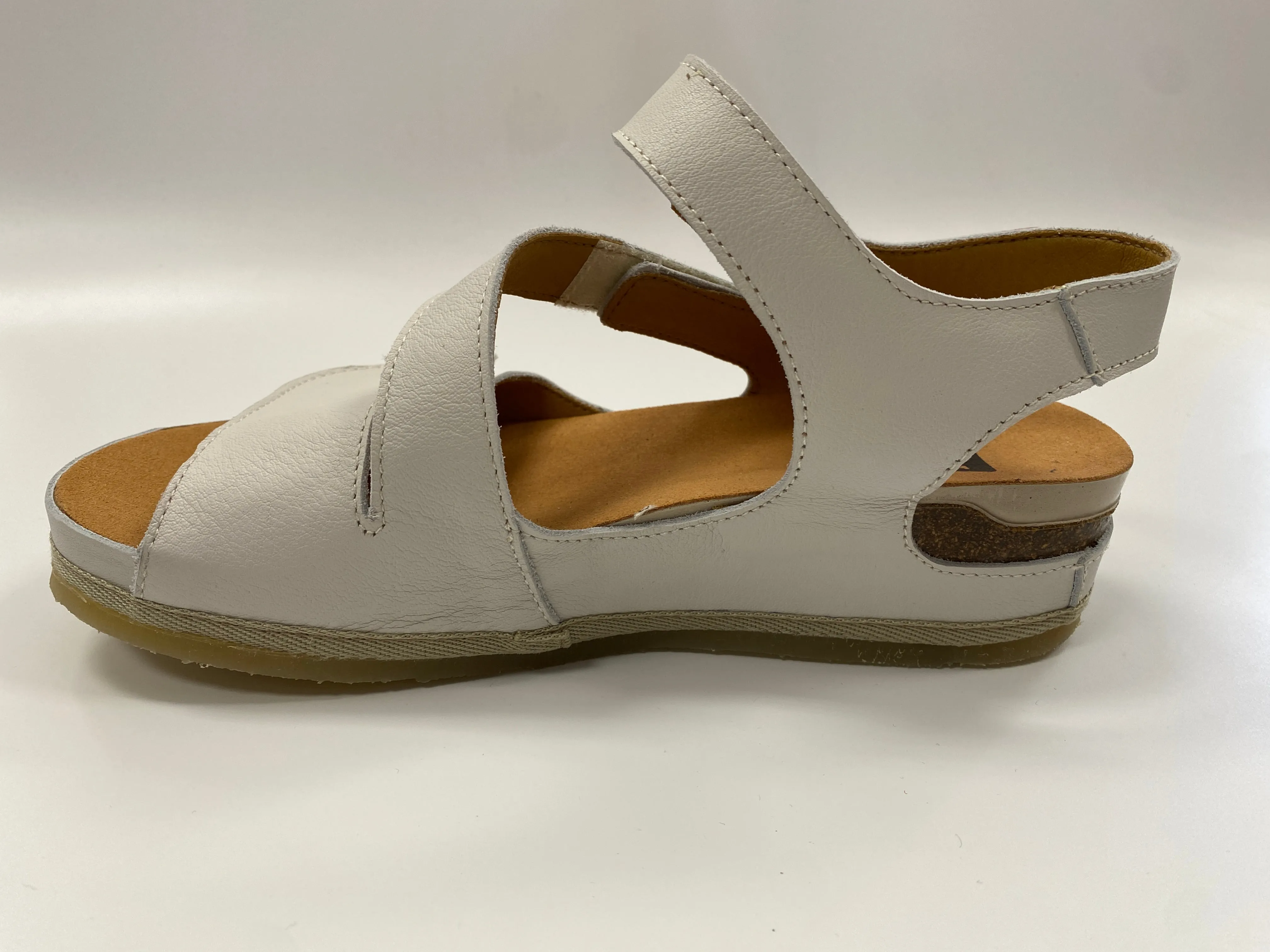 ON FOOT 206 AUSTIN WHITE